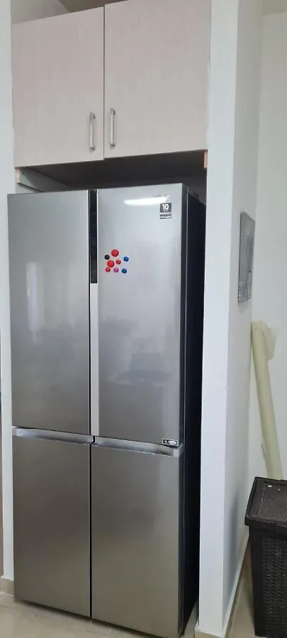 엘라트 3 חדרים קרקע באפרסק 아파트
